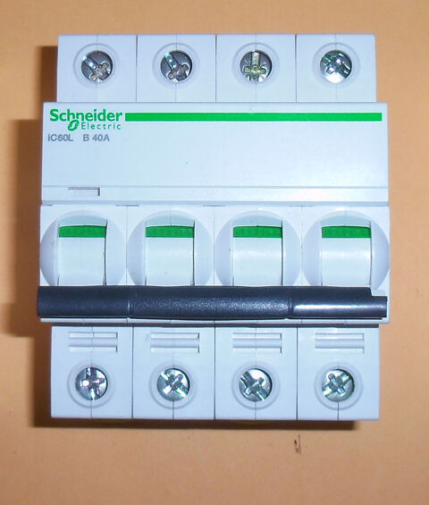 Dijoncteur SCHNEIDER 30 Caen (14)