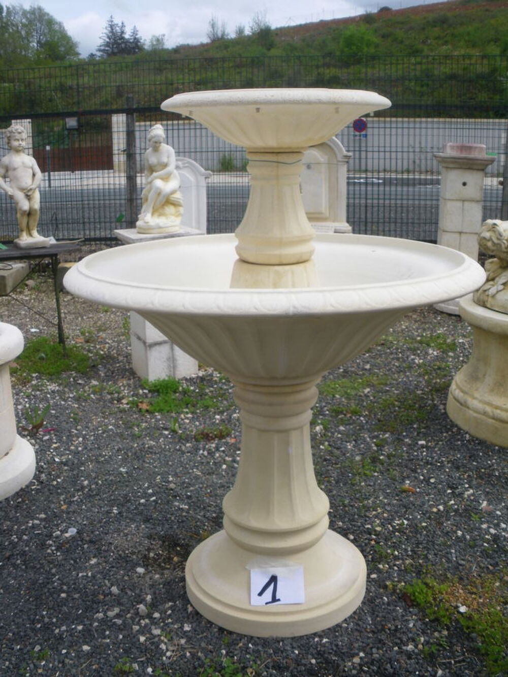 Fontaine en pierre reconstitu&eacute;e non g&eacute;live Décoration
