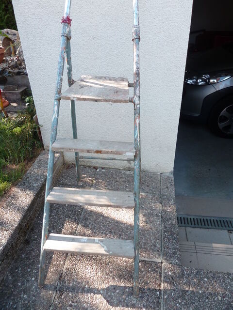  ESCABEAUX 10 Gironcourt-sur-Vraine (88)