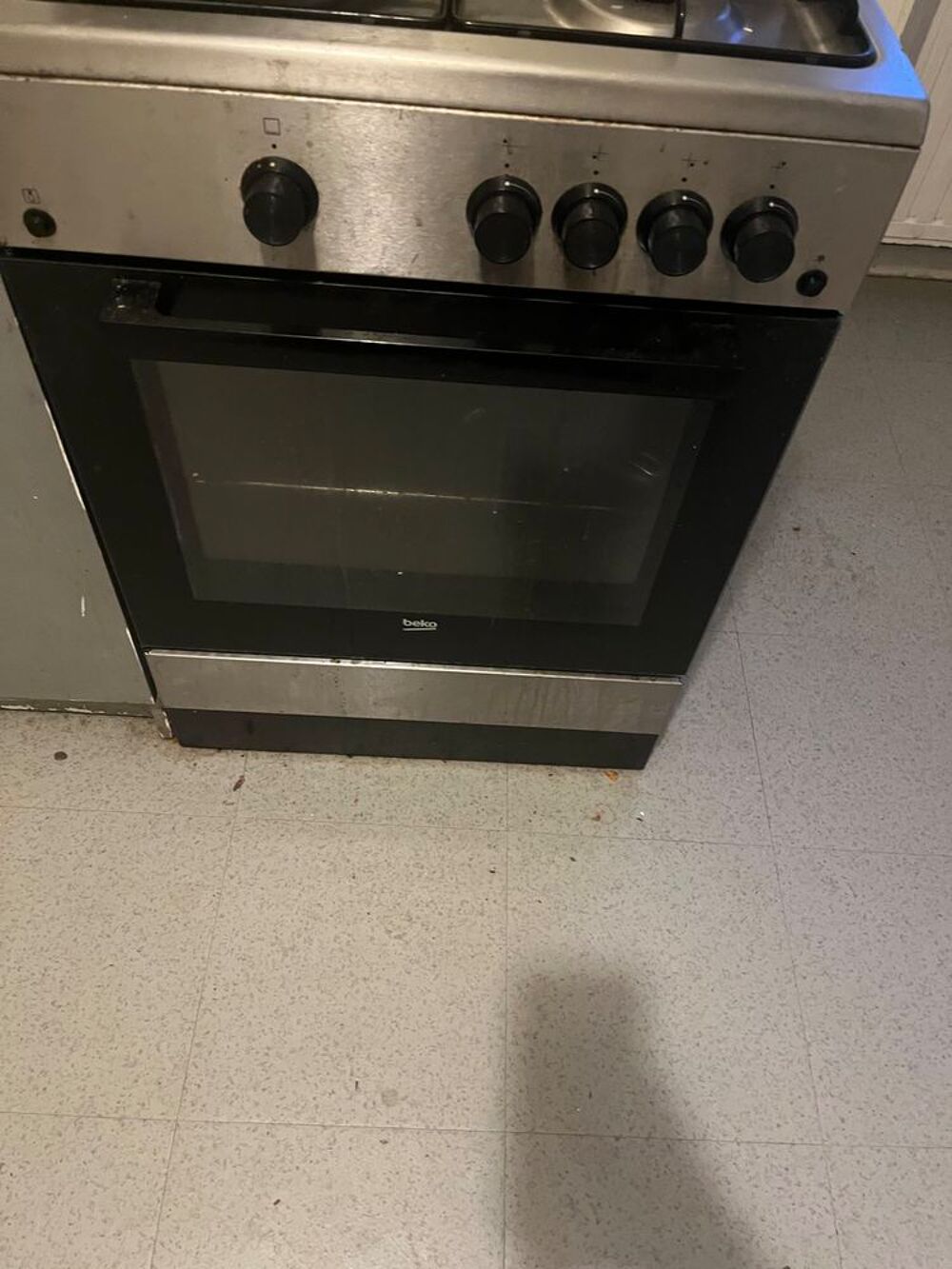 Four marque beko Electroménager
