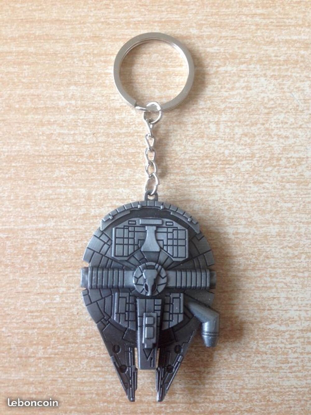 Porte cl&eacute; starwars faucon mill&eacute;naire m&eacute;tal 