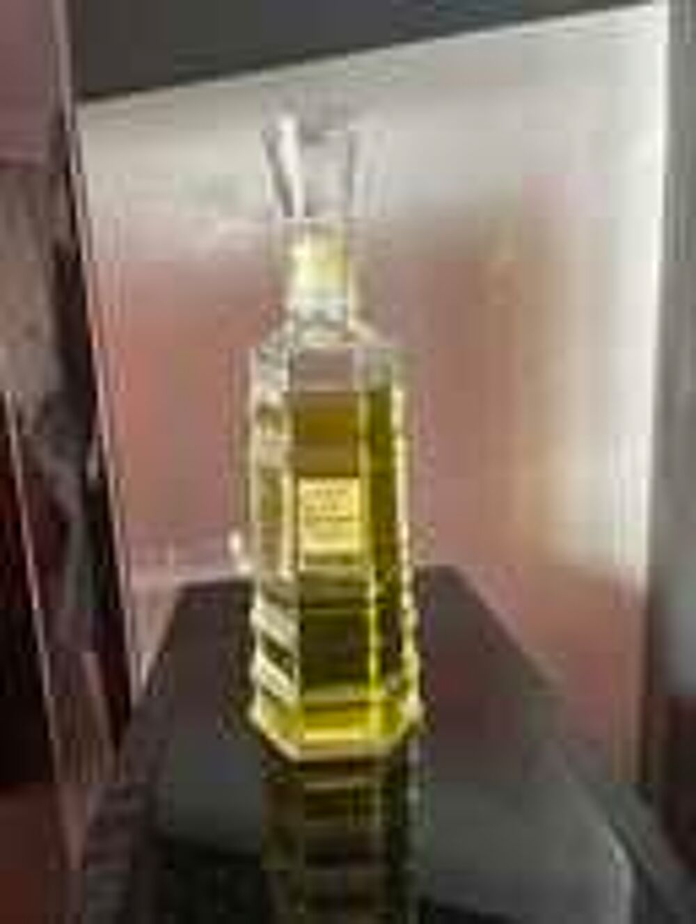 Flacon d' eau de Cologne v&eacute;ritable et sup&eacute;rieur 70&deg; 