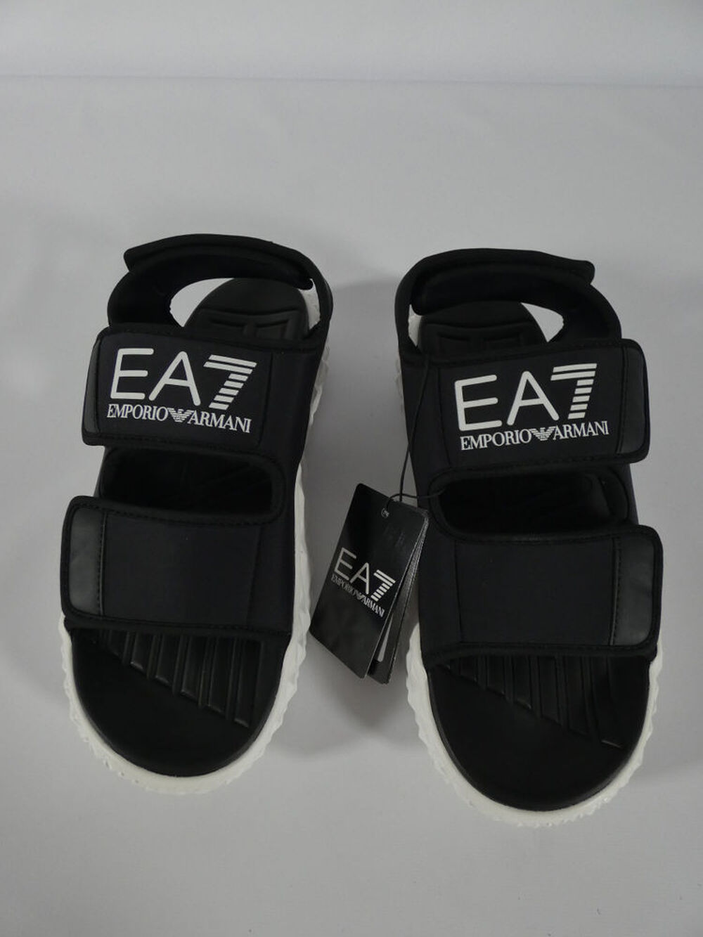 Paire de sandales EMPORIO ARMANI Chaussures