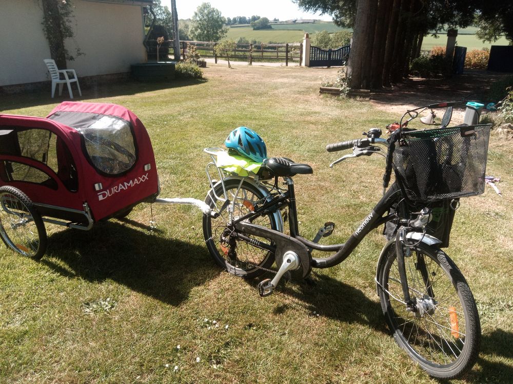 v&eacute;lo. Femme &eacute;lectrique tr&egrave;s bon &eacute;tat Vélos