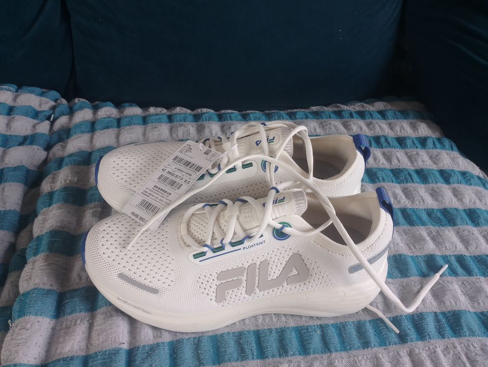 Basket fila float knit neuve Chaussures