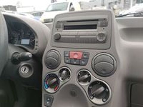 Panda 1.2 8V Emotion 2006 occasion 83220 Le Pradet