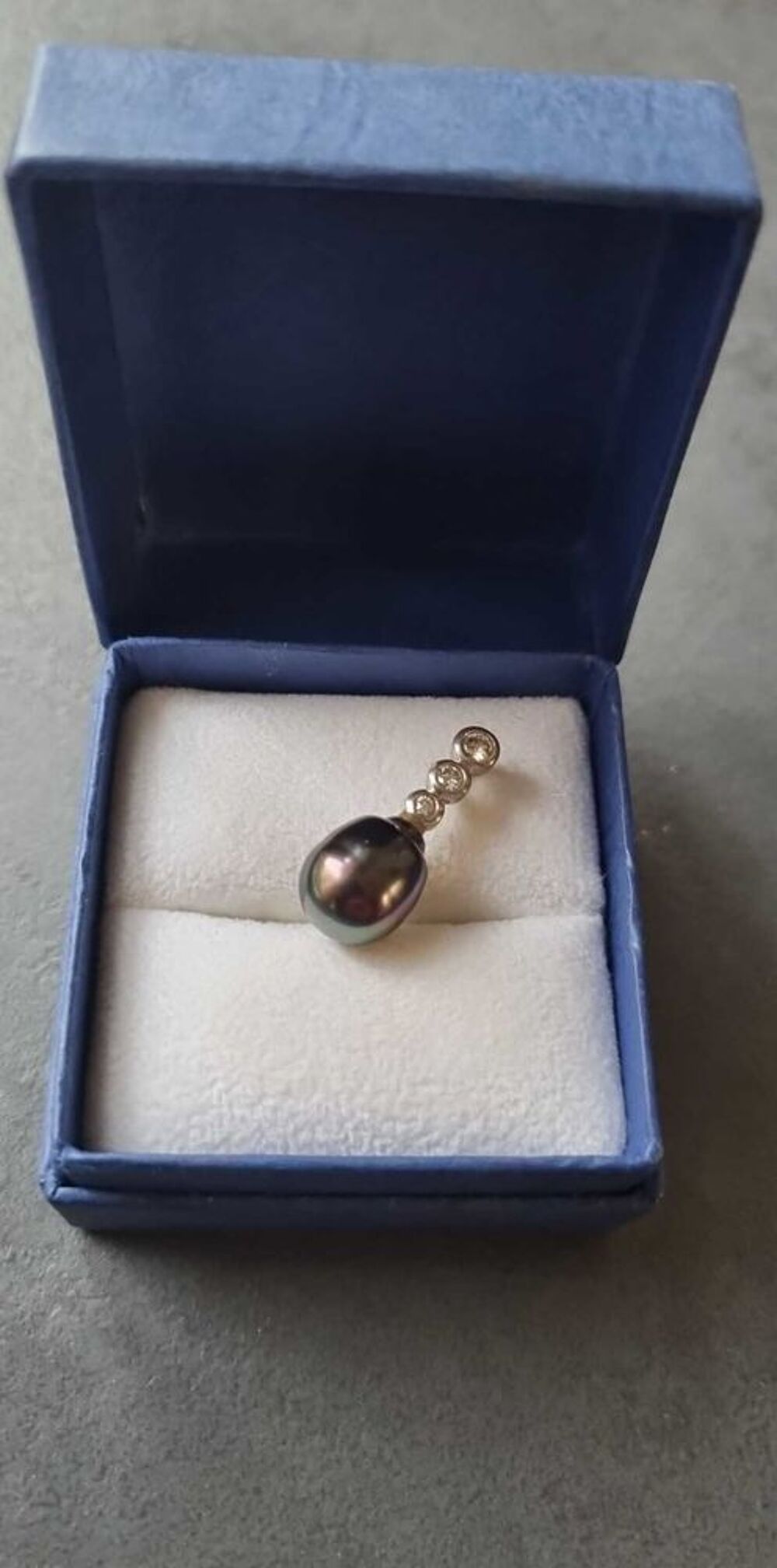 Tr&egrave;s joli pendentif en argent et perle de tahiti Bijoux et montres
