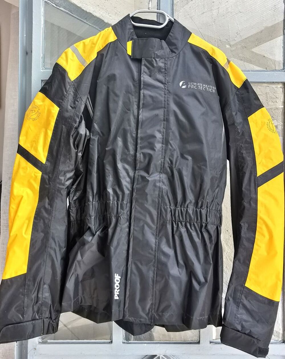 V&ecirc;tement de pluie moto ou scotter --- Vêtements