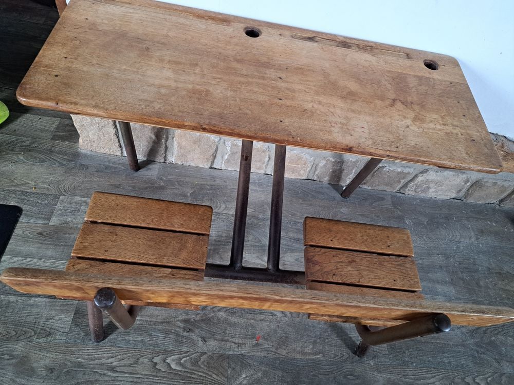 ancien bureau d'&eacute;colier en bois et m&eacute;tal Mobilier enfants