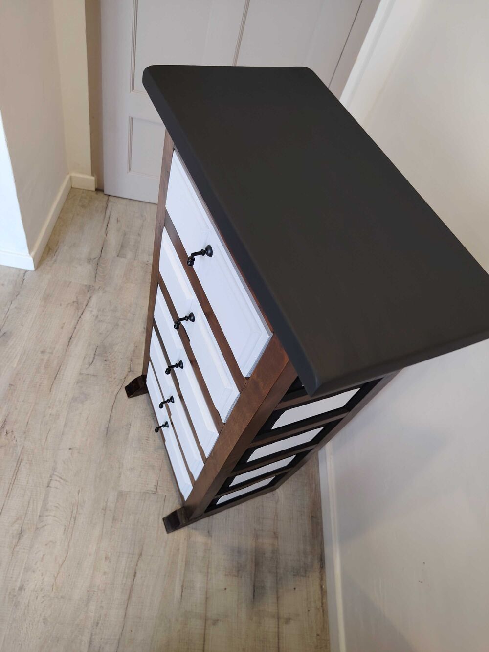chiffonnier refait &agrave; neuf Meubles