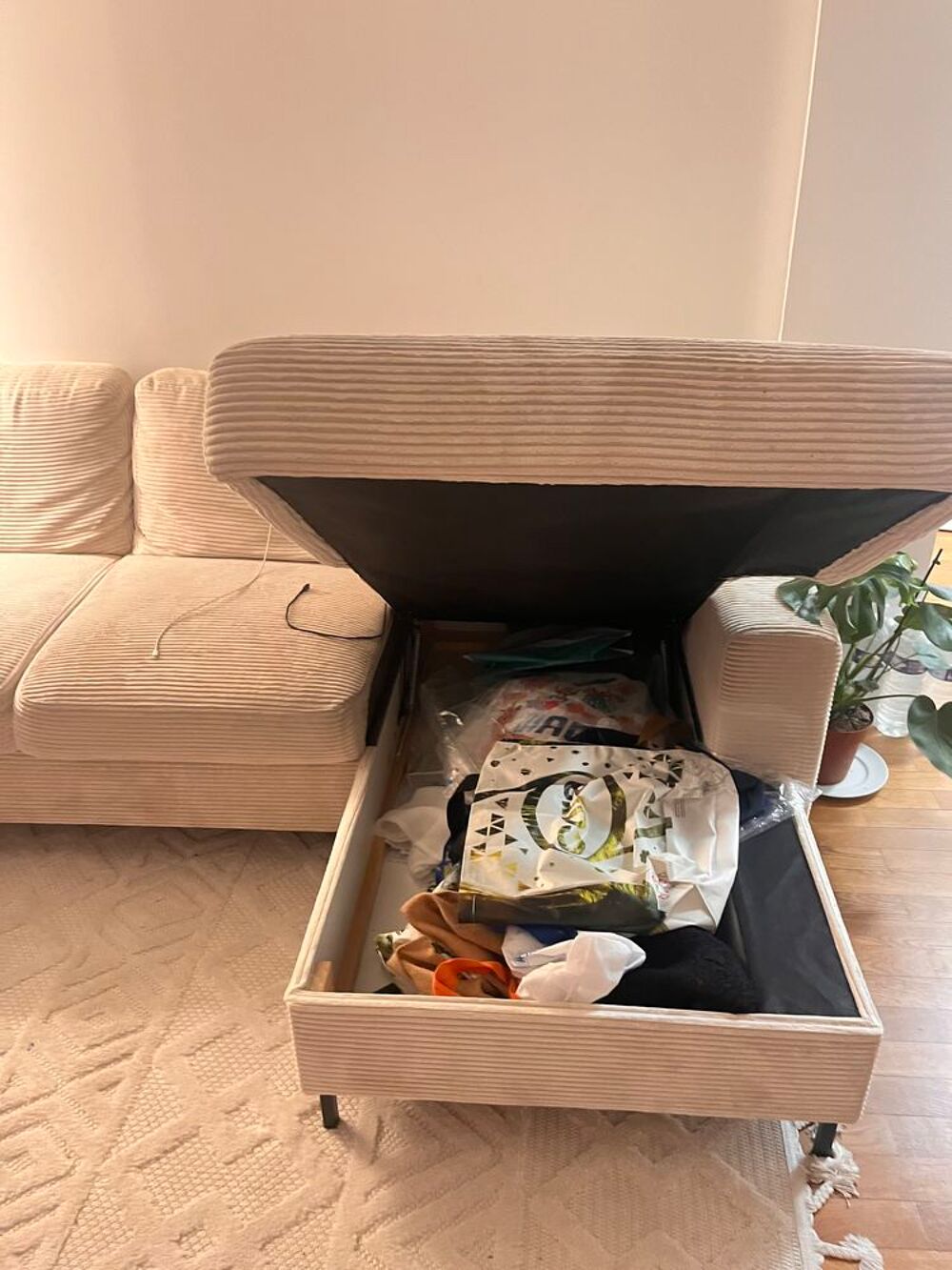 canap&eacute; coffre beige Meubles