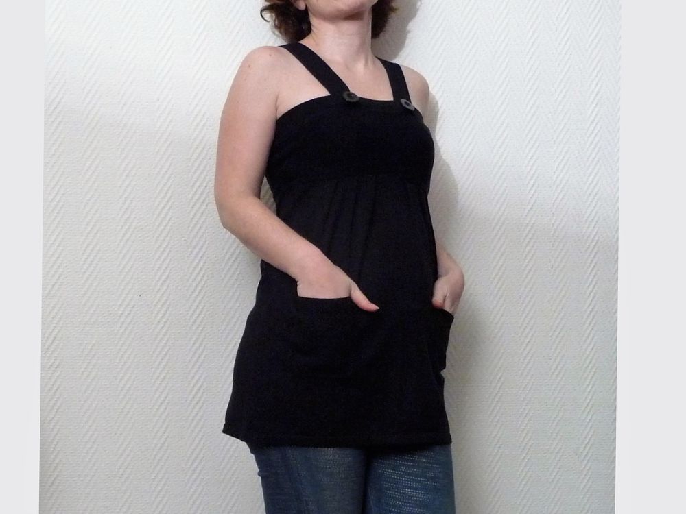 Tunique/ Top Noir Cintr&eacute; &agrave; Bretelles- Taille S- By Milla Vêtements