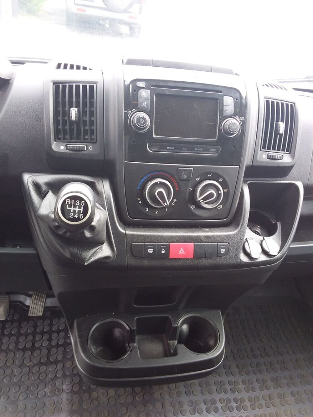 Boxer BOXER TOLE 330 L2H2 BLUEHDI 130 PREMIUM 2018 occasion 53950 Louvern&eacute;