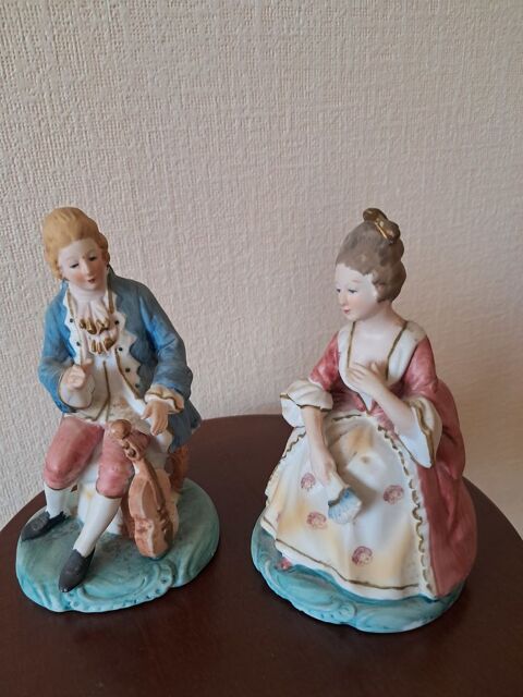 Couple de statues en biscuit Creil (60)