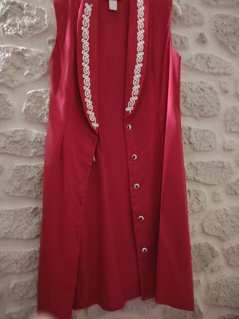 robe couleur rose  col blanc Simiane-Collongue (13)