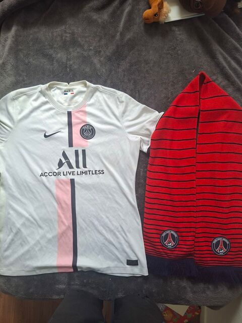 Maillot psg taille xl ( taille comme un L) + écharpe psg Chelles (77)