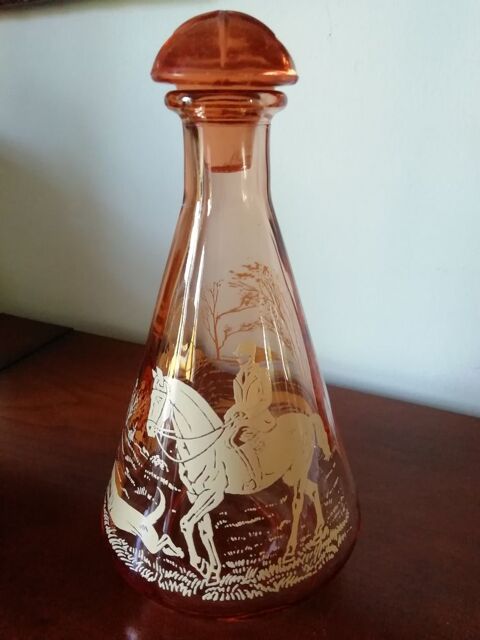 Petit flacon dcors scne de chasse (pour gnole ou vin cuit) 15 Lsigny (77)