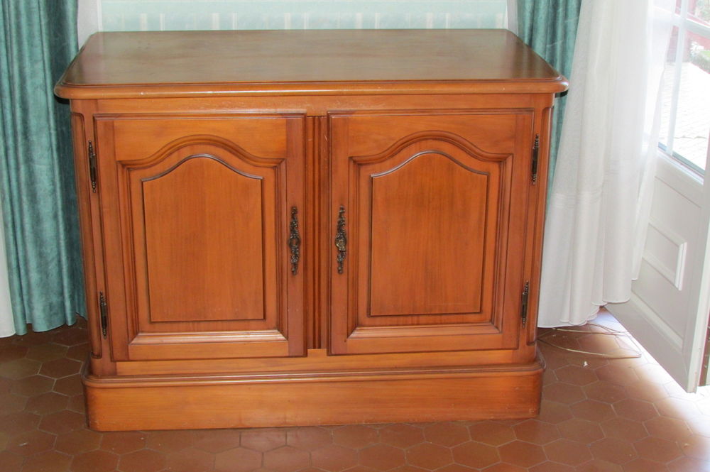 Buffet bar de style Louis Philippe en merisier, 1980s Meubles