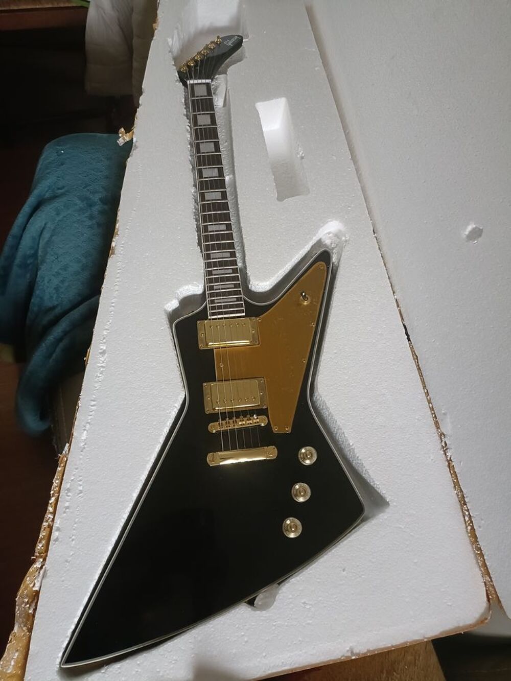 Belle guitare &eacute;lectrique m&eacute;tal noire Instruments de musique
