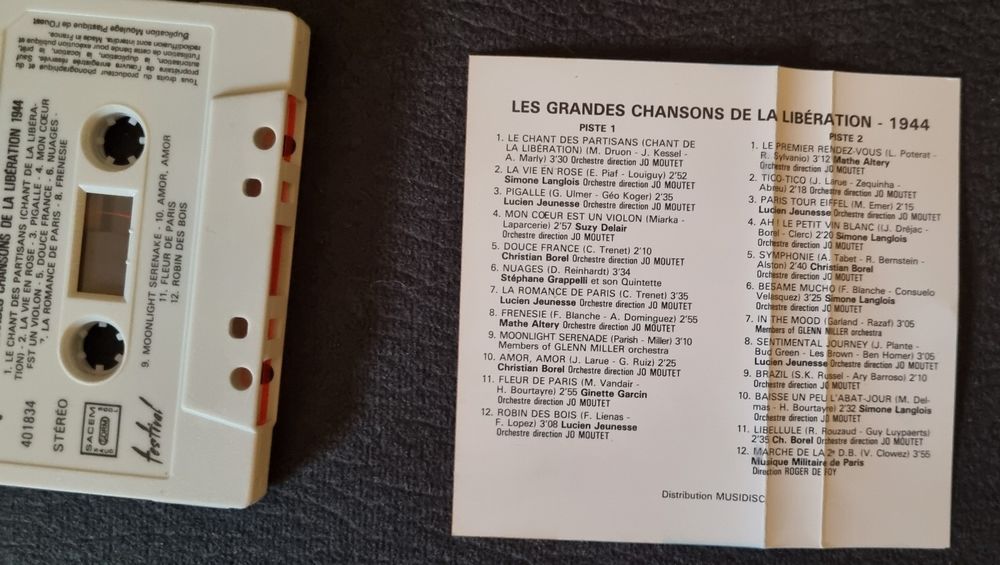Cassette audio - "Les Grandes Chansons de la Lib&eacute;ration 1944 CD et vinyles