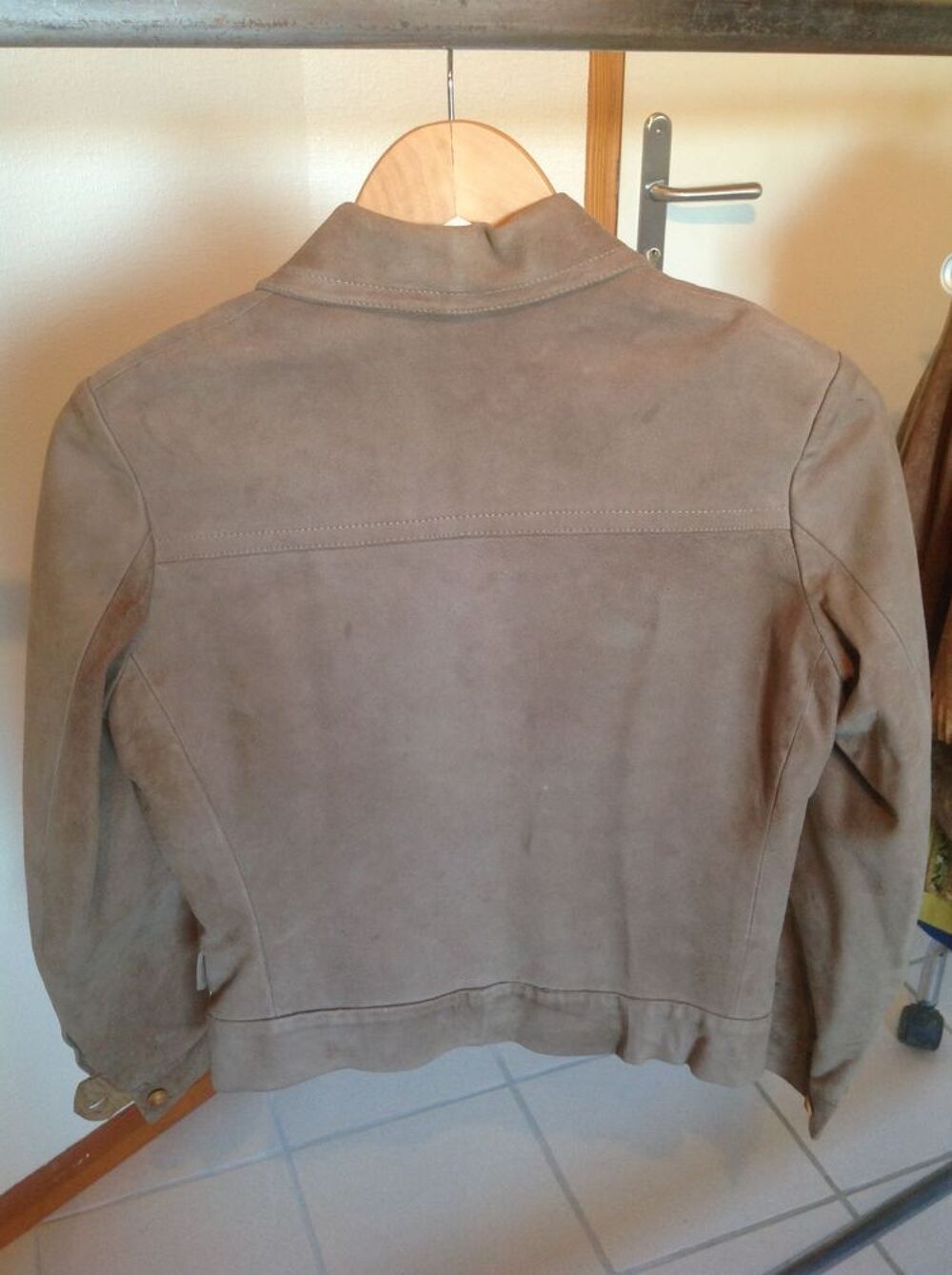 BLOUSON DAIM V&Eacute;RITABLE TR&Egrave;S BON &Eacute;TAT Envoi Possible Vêtements