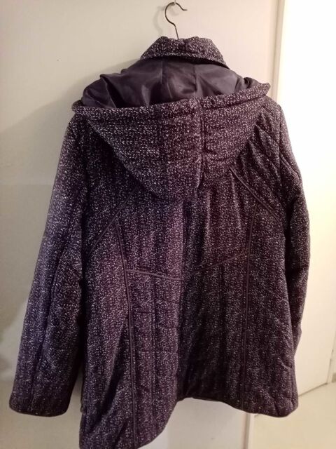 Manteau violet , mouchet� blanc 30 Basse-Goulaine (44)