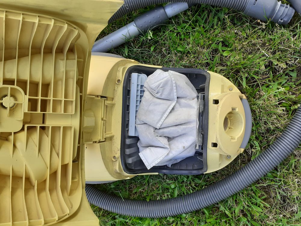 Aspirateur traineau philips Electroménager