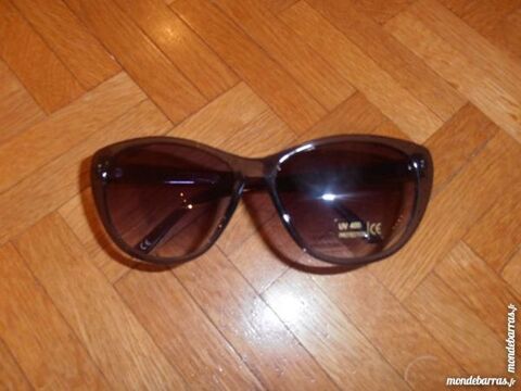 Paire de lunettes gris fumé (27) 5 Tours (37)