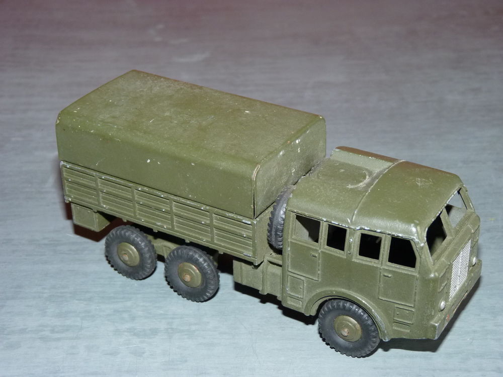 Camion tout terrain berliet DINKY TOYS Jeux / jouets