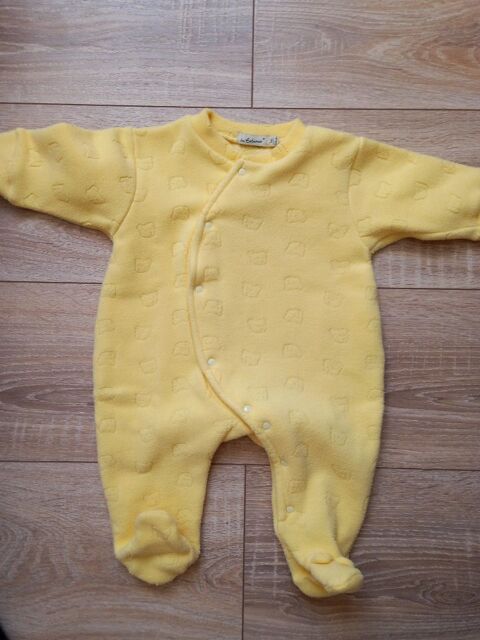 Surpyjama jaune marque In Extenso 1 mois 2 Villiers (86)