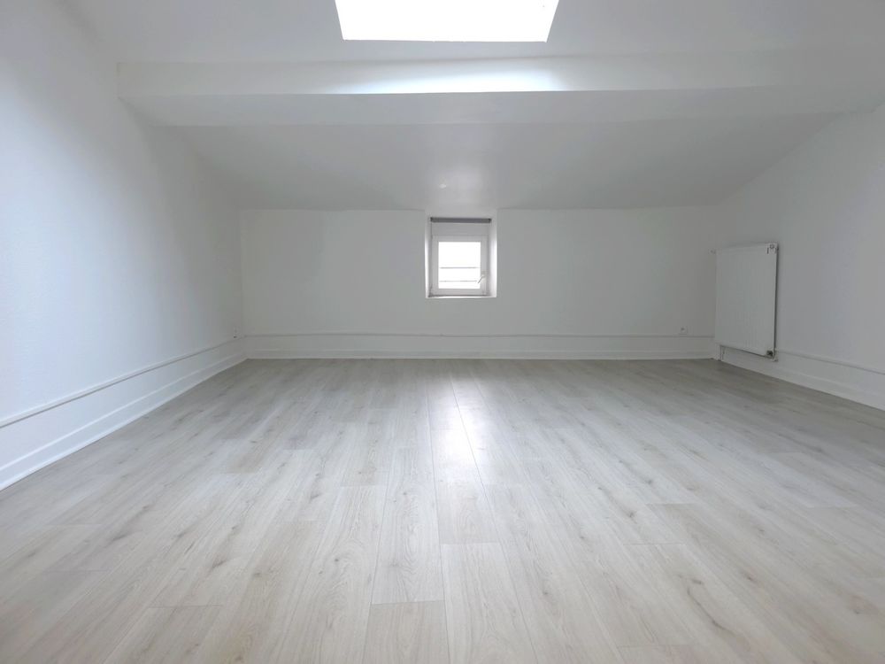 Vente Appartement SAINT NICOLAS DE PORT, appartement en duplex de type F3 de 78 m² rénové en 2024, deux chambres, quartier calme proche de toutes commodités. Saint-nicolas-de-port