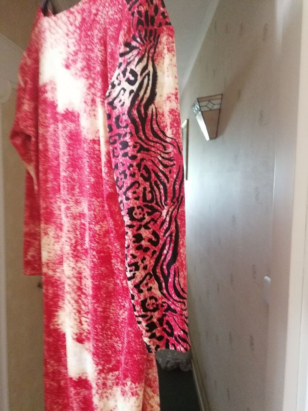Robe orientale longue rouge Vêtements
