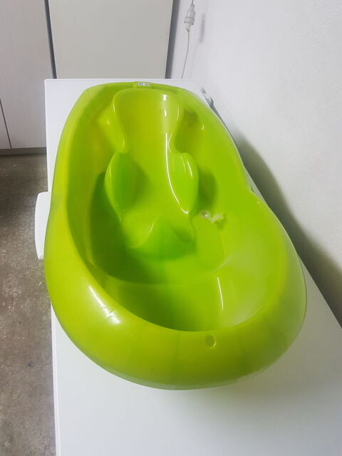 baignoire pour nouveau n� 3 Cranves-Sales (74)