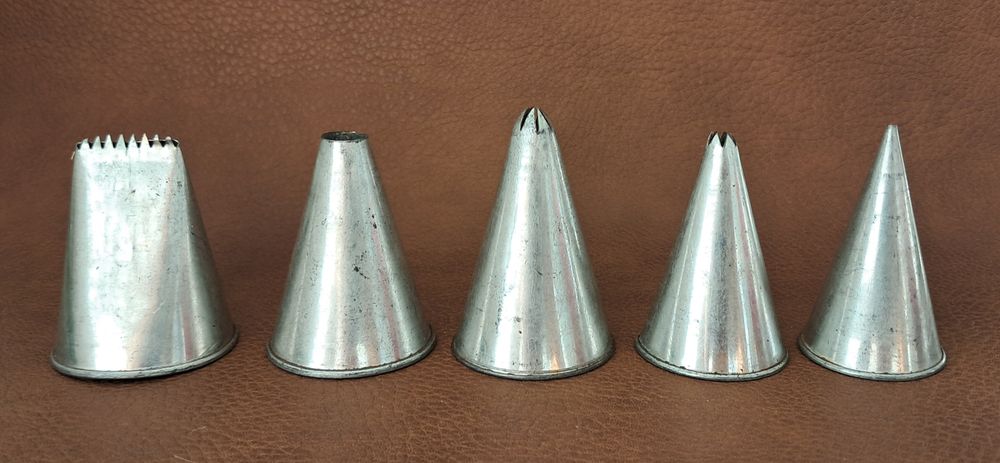 lot de 5 douilles &agrave; p&acirc;tisserie en inox 
Cuisine