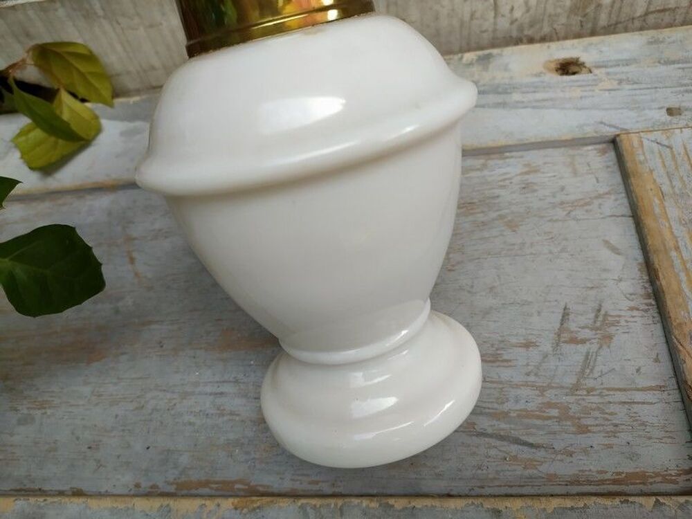 Lampe &agrave; P&eacute;trole Verre Opaline Blanche Bruleur Matador Décoration