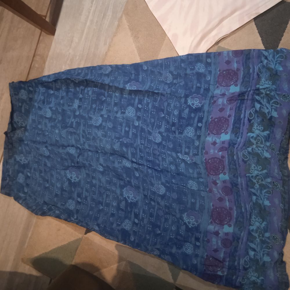 Jupe bleu longue taille 42 imprim&eacute;e fleurs bleues 65 % visco Vêtements
