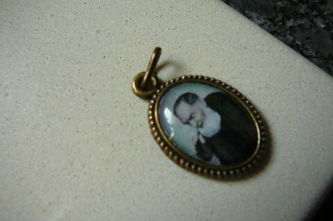 MEDAILLE PADRE PIO 2 Angers (49)