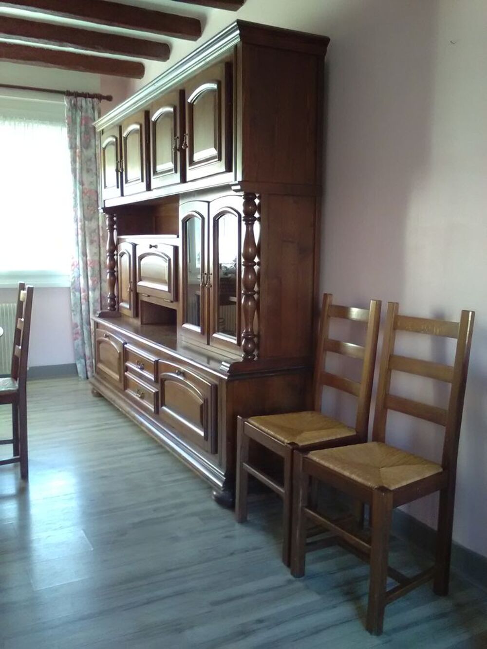 GRAND MEUBLE VAISSELIER / LIVING 
A DONNER - BON ETAT Meubles