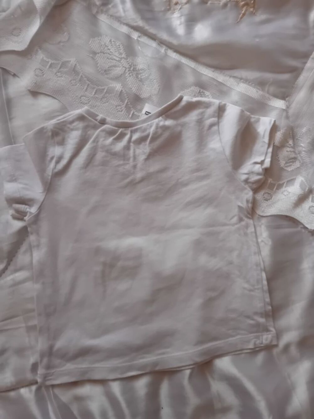 2 TTE SHIRT GARCON TAILLE 2/3 ANS Puériculture