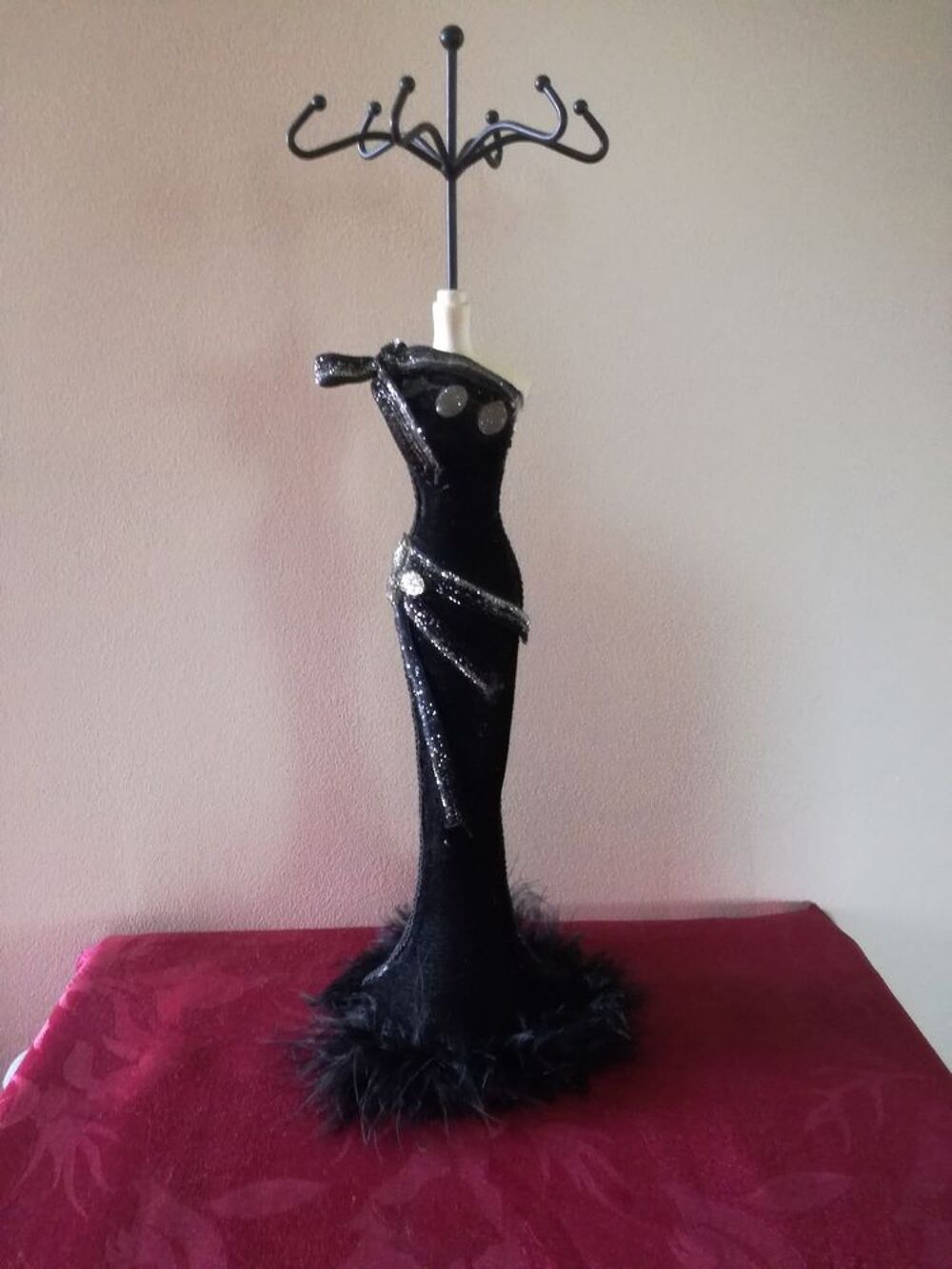 Porte bijoux noir
Décoration