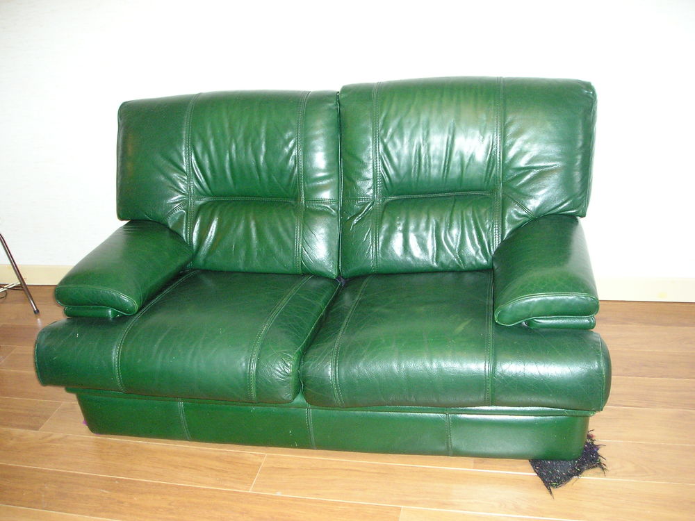 CANAPE 3 PLACES CUIR VERT FONCE 90 EUROS Meubles
