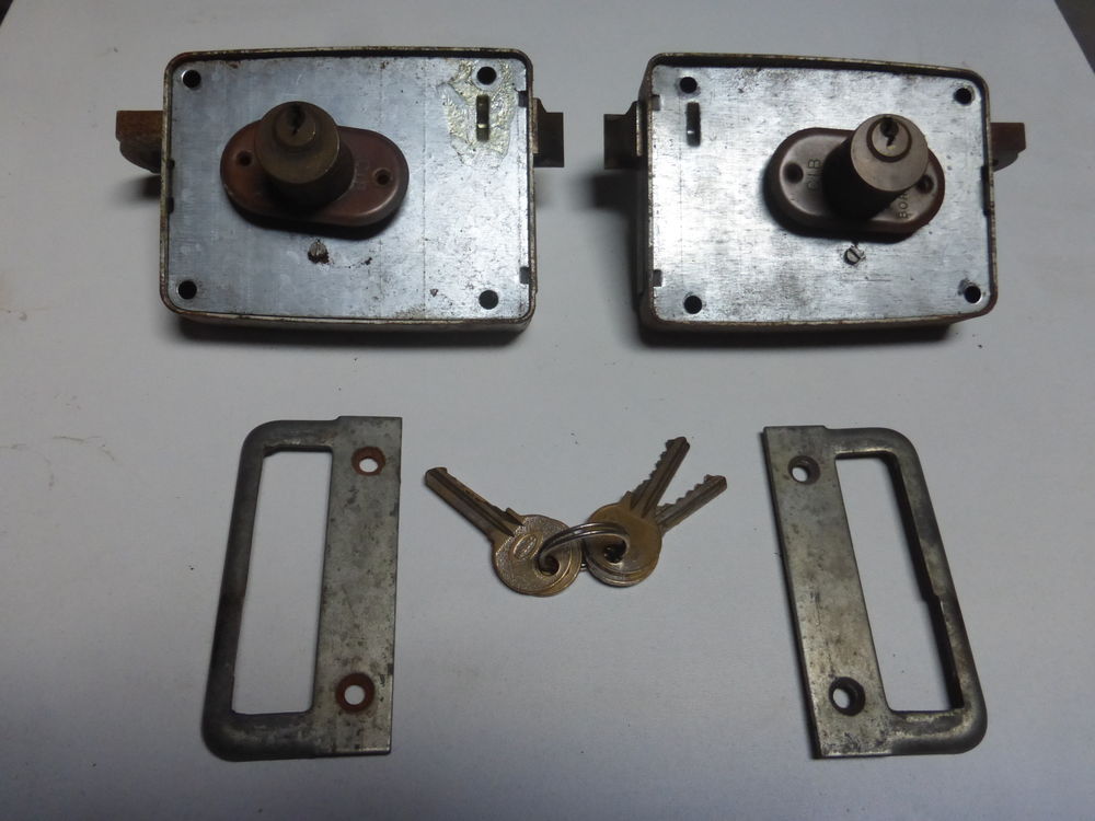 2 serrures de portes coulissantes Bricolage