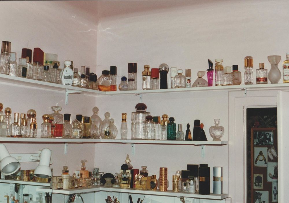 collection bouteilles de parfum et Eau de toilette 