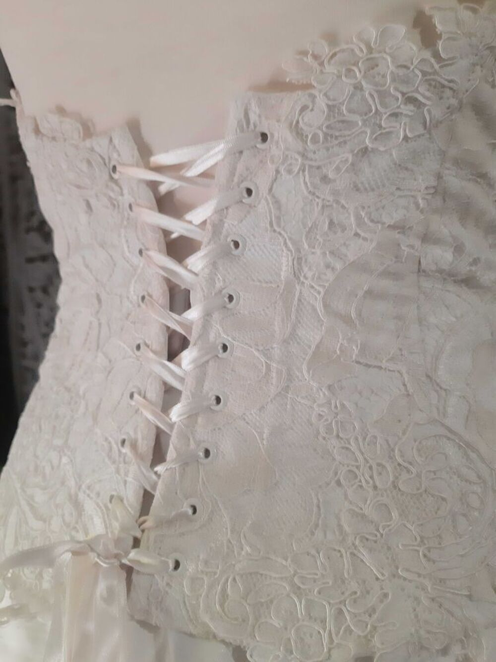 Robe de mari&eacute;e et invit&eacute;es Vêtements