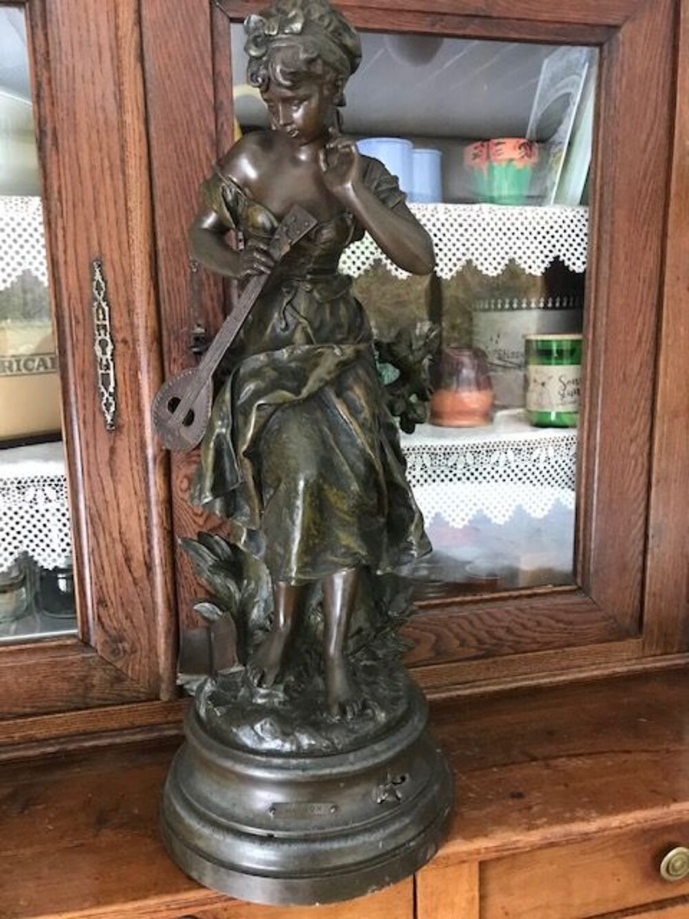Statuette r&eacute;gule H. Moreau 