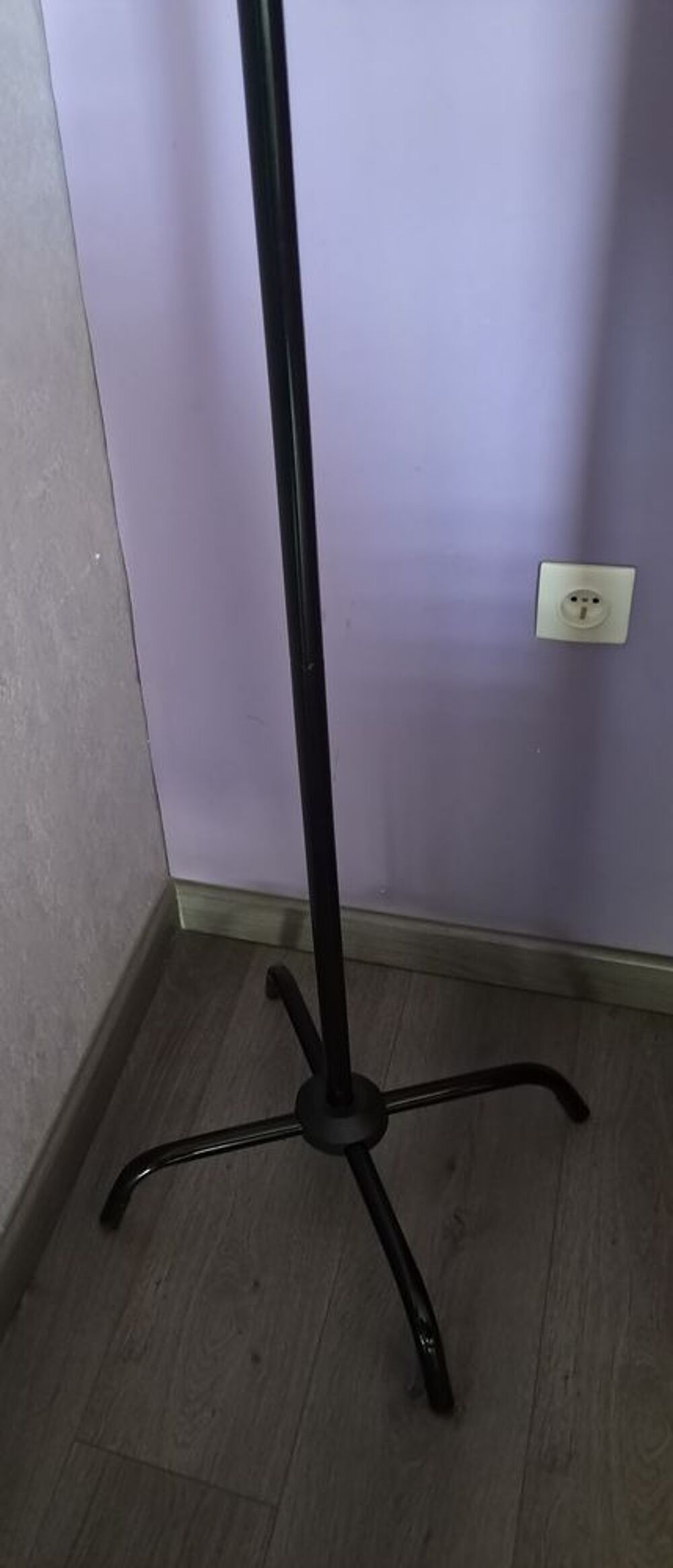 Porte manteau sur pied d&eacute;montable couleur noir Meubles