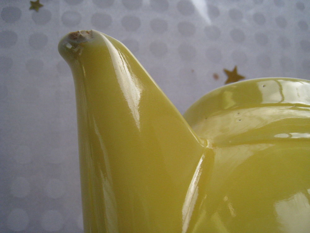 Belle th&eacute;i&egrave;re jaune vintage ann&eacute;es 1960 Cuisine