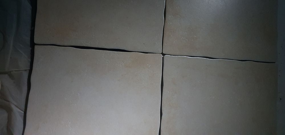 Carrelages Gr&egrave;s Ceram de qualit&eacute; sup&eacute;rieure. Neuf 700€ Bricolage