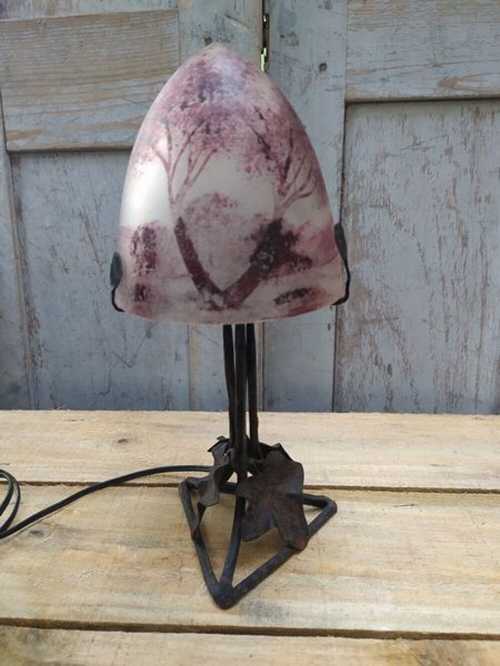 Lampe Fer forg&eacute; Verre Paysage Art Nouveau Style Legras 