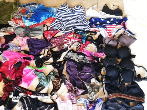 Lot divers  string/ maillot de bain / SG, guepiere, Nîmes (30)